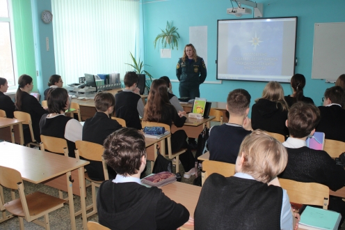 Профилактическая беседа «Чтобы не случилось беды. Безопасность дома и на улице», «Внимание тонкий лёд»