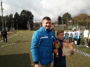капитан младшей группы Смагин Данил с победным кубком